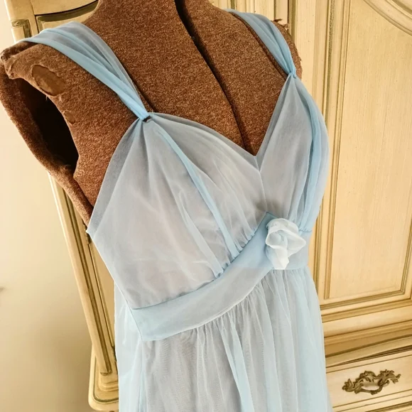ADORABLE VINTAGE "VANITY FAIR" BLUE OMBRE DOUBLE NYLON CHIFFON NIGHTGOWN!